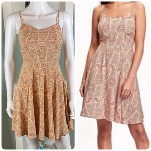 Old Navy The Cami Dress Pink Paisley Mini skater Floral Peach xs XSmall Sundress